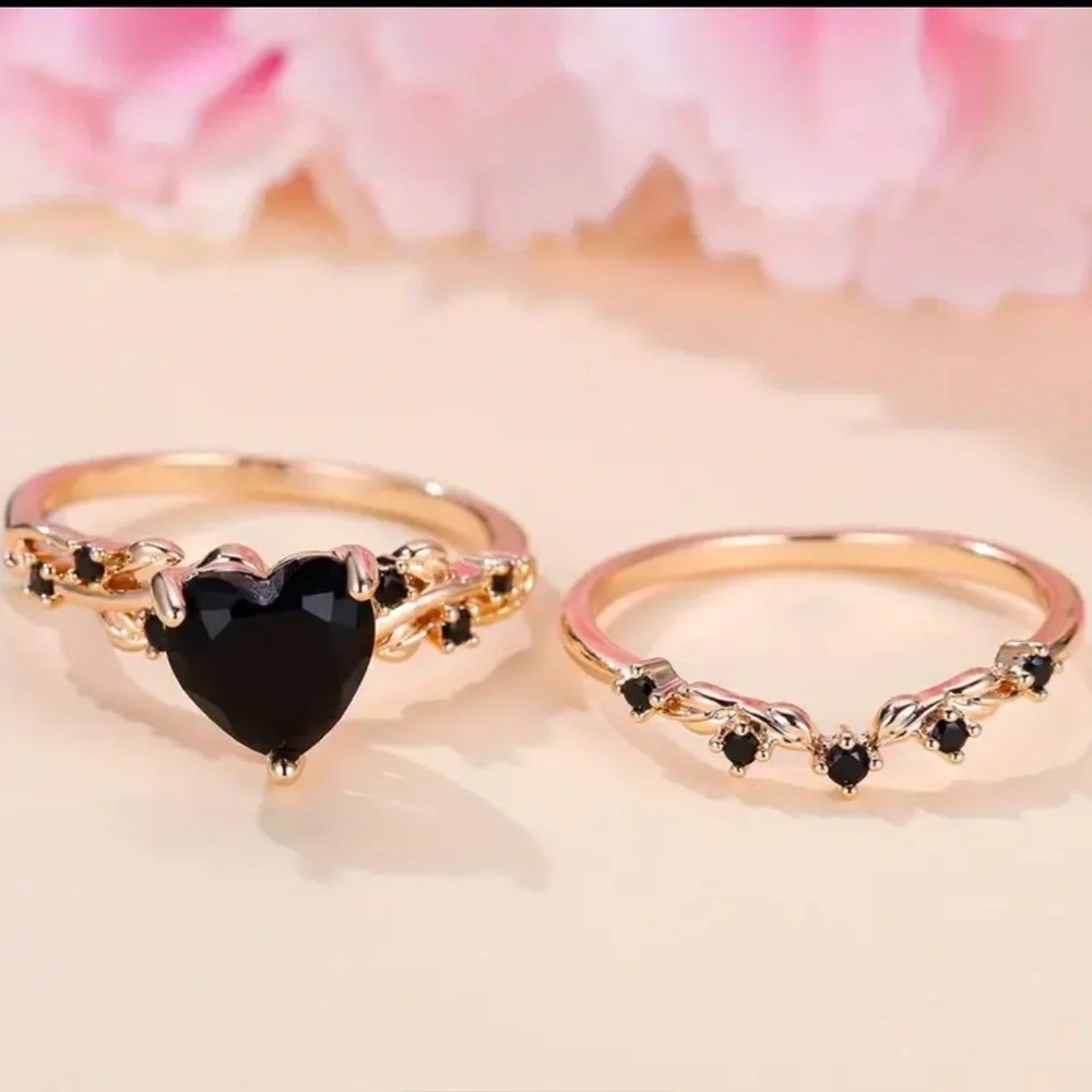 Black Heart Floral Engagement Ring 18K Gold Plated Statement Size 8 NWT